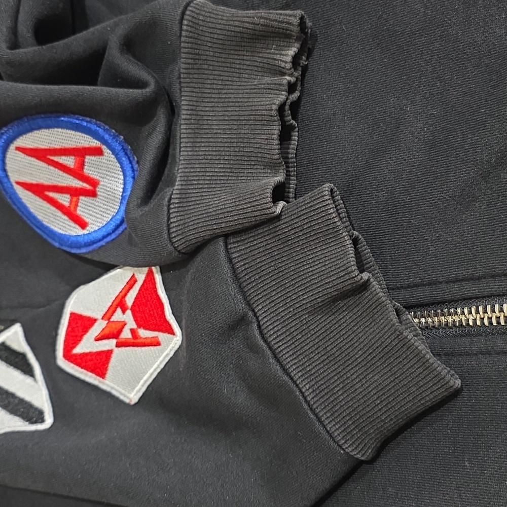 OFF-WHITE HOODIE SIZE L Decorative embroidered patches down both sleeves. - Picture 11 of 16